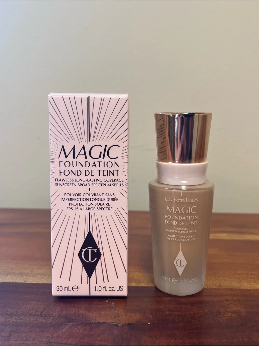 Charlotte Tilbury Magic Foundation - Beige/Nude
